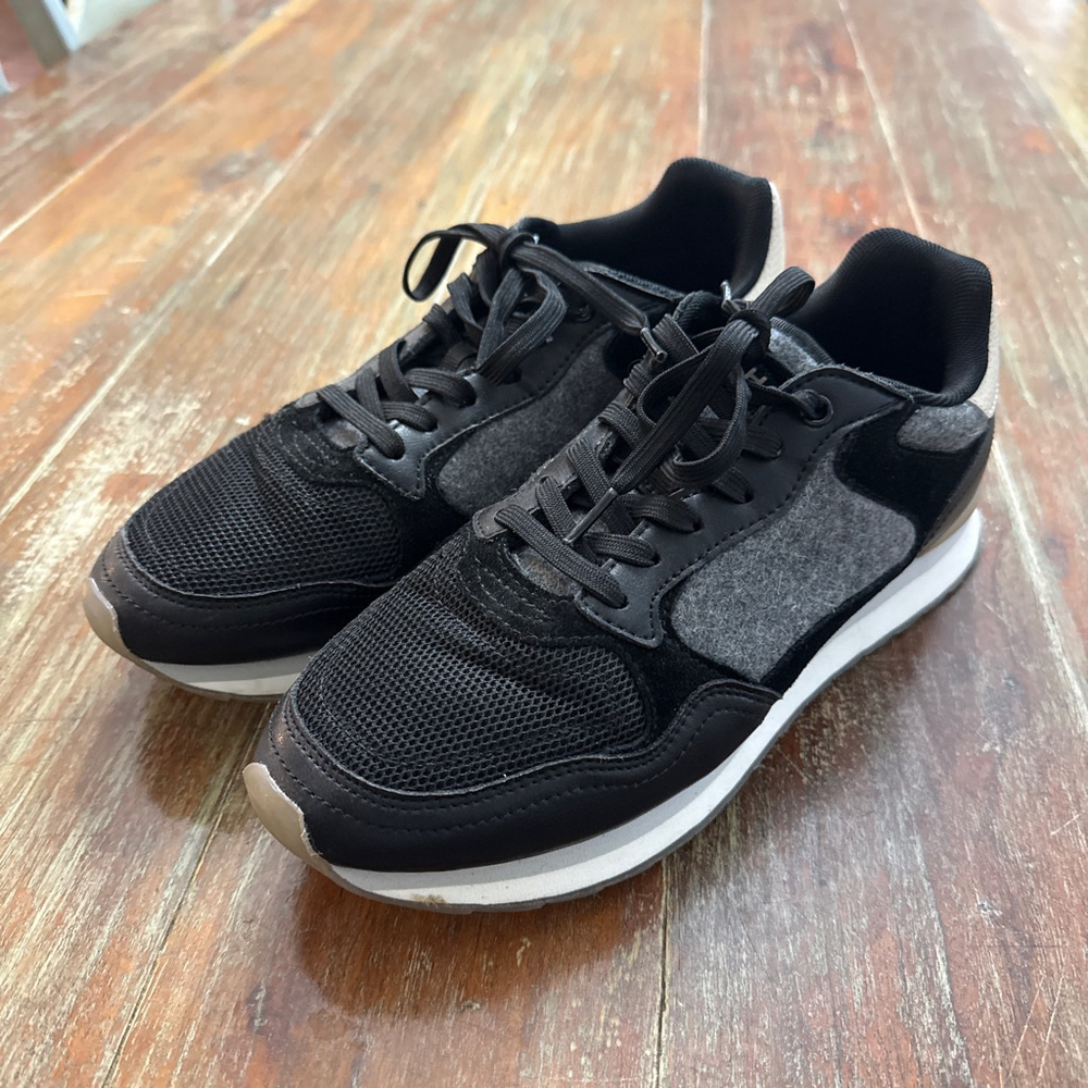 HOFF Reading City Series Sneakers - Black & Grey Mixed Media Trainers Womens 9